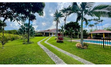 Majestuosa casa campestre vía Alcala ideal para Hotel Campestre. Hacienda Cafetera. Pereira - Colombia.