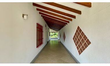 Majestuosa casa campestre vía Alcala ideal para Hotel Campestre. Hacienda Cafetera. Pereira - Colombia.