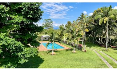Majestuosa casa campestre vía Alcala ideal para Hotel Campestre. Hacienda Cafetera. Pereira - Colombia.
