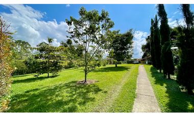 Majestuosa casa campestre vía Alcala ideal para Hotel Campestre. Hacienda Cafetera. Pereira - Colombia.