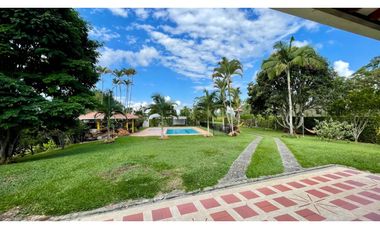 Majestuosa casa campestre vía Alcala ideal para Hotel Campestre. Hacienda Cafetera. Pereira - Colombia.