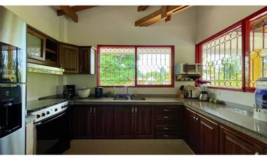 Majestuosa casa campestre vía Alcala ideal para Hotel Campestre. Hacienda Cafetera. Pereira - Colombia.