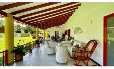 Majestuosa casa campestre vía Alcala ideal para Hotel Campestre. Hacienda Cafetera. Pereira - Colombia.