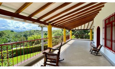 Majestuosa casa campestre vía Alcala ideal para Hotel Campestre. Hacienda Cafetera. Pereira - Colombia.