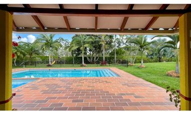 Majestuosa casa campestre vía Alcala ideal para Hotel Campestre. Hacienda Cafetera. Pereira - Colombia.