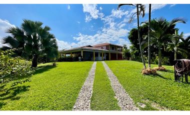 Majestuosa casa campestre vía Alcala ideal para Hotel Campestre. Hacienda Cafetera. Pereira - Colombia.