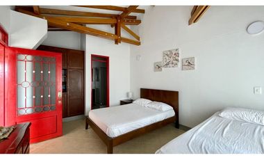 Majestuosa casa campestre vía Alcala ideal para Hotel Campestre. Hacienda Cafetera. Pereira - Colombia.