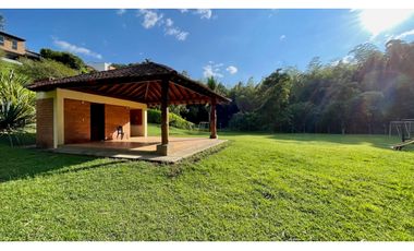 Magnífico terreno plano en el Tigre Condominio Campestre con bosque nativo. Cerritos. Pereira - Colombia