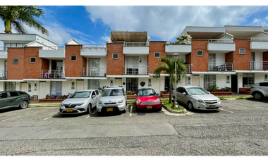 Extraordinaria casa remodelada en Santa Clara de las Villas. Pereira-Colombia.