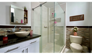 Extraordinaria casa remodelada en Santa Clara de las Villas. Pereira-Colombia.