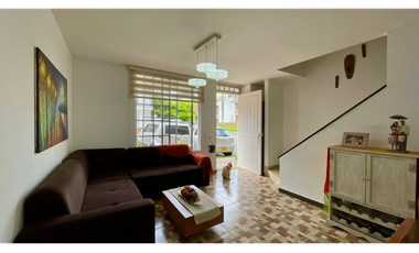 Extraordinaria casa remodelada en Santa Clara de las Villas. Pereira-Colombia.