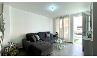 Extraordinaria casa remodelada de 151 m2 en Reservas del Campo. Galicia. Pereira - Colombia.