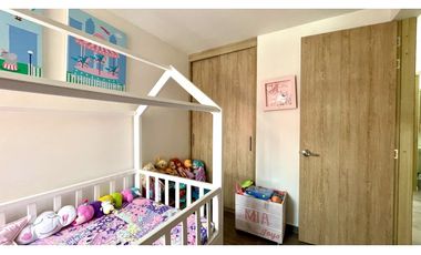 Extraordinaria casa remodelada de 151 m2 en Reservas del Campo. Galicia. Pereira - Colombia.