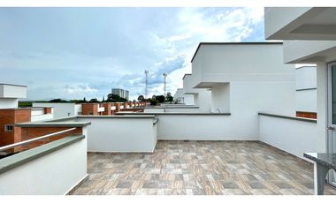 Extraordinaria casa remodelada de 151 m2 en Reservas del Campo. Galicia. Pereira - Colombia.