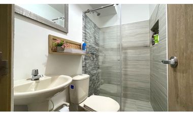 Extraordinaria casa remodelada de 151 m2 en Reservas del Campo. Galicia. Pereira - Colombia.