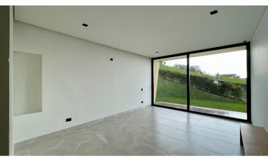 Extraordinaria casa moderna en el eje cafetero, Santa rosa.Pereira-Colombia.