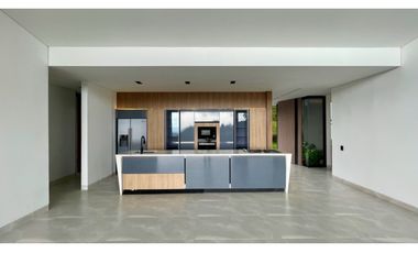 Extraordinaria casa moderna en el eje cafetero, Santa rosa.Pereira-Colombia.