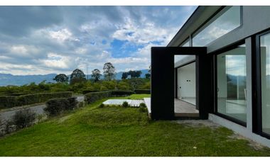 Extraordinaria casa moderna en el eje cafetero, Santa rosa.Pereira-Colombia.