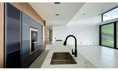 Extraordinaria casa moderna en el eje cafetero, Santa rosa.Pereira-Colombia.