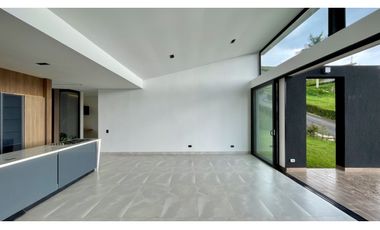 Extraordinaria casa moderna en el eje cafetero, Santa rosa.Pereira-Colombia.