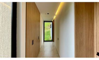 Extraordinaria casa moderna en el eje cafetero, Santa rosa.Pereira-Colombia.