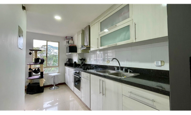 Extraordinario apartamento en Pinares con 100 m2 2 parqueaderos y cuarto útil. Pereira - Colombia