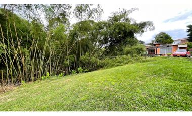 Extraordinario lote de 1517 m2 en Maturin Condominio Campestre. Pueblito Cafetero. Pereira - Colombia.