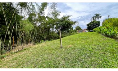 Extraordinario lote de 1517 m2 en Maturin Condominio Campestre. Pueblito Cafetero. Pereira - Colombia.