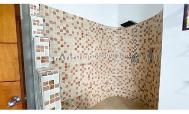 Casa campestre con piscina y de un solo nivel en Combia