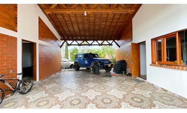 Casa campestre con piscina y de un solo nivel en Combia