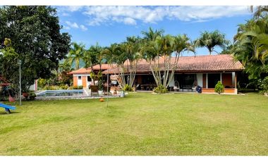 Casa campestre con piscina y de un solo nivel en Combia