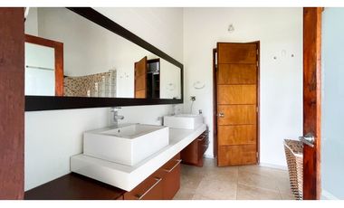 Casa campestre con piscina y de un solo nivel en Combia