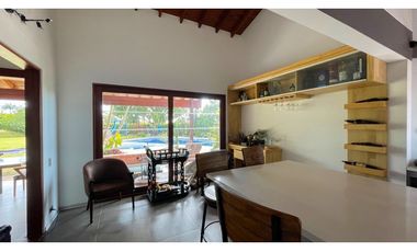 Casa campestre con piscina y de un solo nivel en Combia