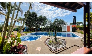 Casa campestre con piscina y de un solo nivel en Combia