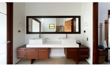 Casa campestre con piscina y de un solo nivel en Combia