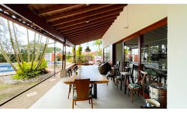 Casa campestre con piscina y de un solo nivel en Combia