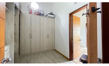 Casa campestre con piscina y de un solo nivel en Combia