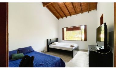 Casa campestre con piscina y de un solo nivel en Combia