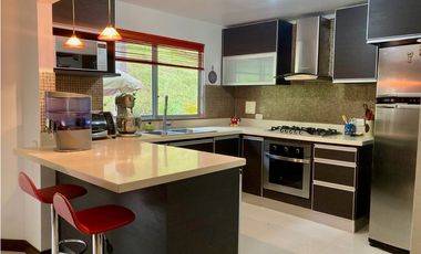 Extraordinaria casa en Alamos. Canaan Conjunto Residencial. Pereira - Colombia.