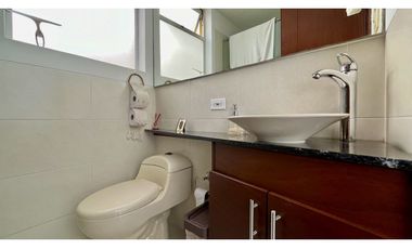 Hermosa casa medianera en venta la Villa Olimpica. Pereira.