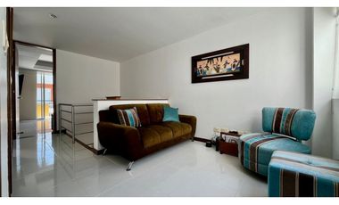Hermosa casa medianera en venta la Villa Olimpica. Pereira.