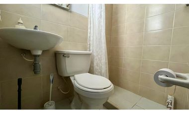 Hermosa casa medianera en venta la Villa Olimpica. Pereira.