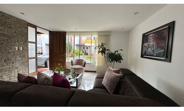 Extraordinara Casa en conjunto cerrado, sector la villa Pereira
