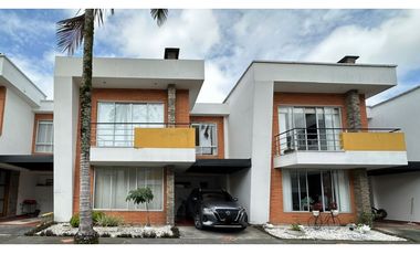 Extraordinara Casa en conjunto cerrado, sector la villa Pereira