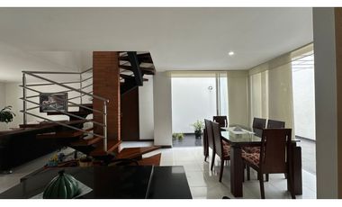 Extraordinara Casa en conjunto cerrado, sector la villa Pereira