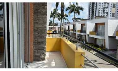 Extraordinara Casa en conjunto cerrado, sector la villa Pereira
