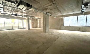 ARRIENDO Local Comercial de 191,56 m2, Metro Manuel Montt,