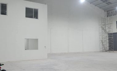 Galpón en ALQUILER 600m2 y 300m2 - Industrial - Sector Calacalí
