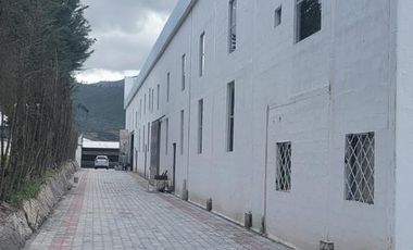 Galpón en ALQUILER 600m2 y 300m2 - Industrial - Sector Calacalí