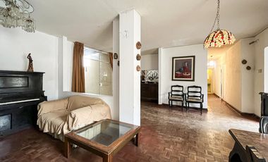 Casa como terreno en San Isidro
